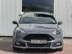 Ford Focus ST Sony Premium Bi-Xenon Leder-Paket Sport Bild 2