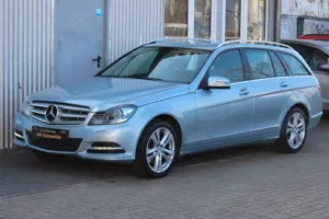 Mercedes-Benz C 180 T CGI BlueEfficiency+Navi+Bi-Xenon+AHK