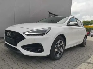 Hyundai i30 SW 1.6 GO*Navi*LED*Shzg*Lhzg*PDC*Cam*16Zoll*