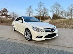 Mercedes-Benz E 350 CDI Coupe mit AMG Paket - Sternenhimmel - Pano uvm Bild 3