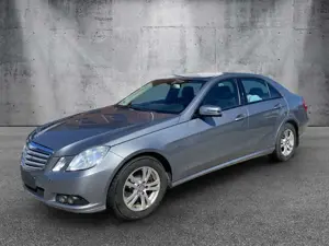 Mercedes-Benz E 220 E 220 CDI BlueEfficiency AHK
