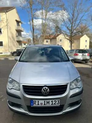 Volkswagen Touran 2.0 TDI DPF DSG Highline Bild 4