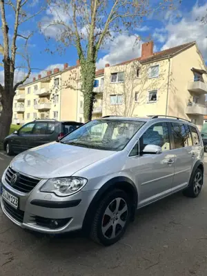 Volkswagen Touran 2.0 TDI DPF DSG Highline Bild 2