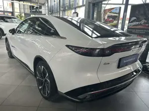 Mazda 6e EV 245ps Long Range 1AT RWD Takumi Bild 4