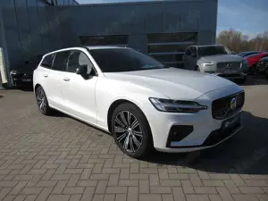 Volvo V60 B4 Benzin Plus Dark Automatik