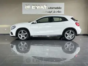 Mercedes-Benz GLA 180 Amg Line/P.dach/Alcantara/Navi/R.Kamera/