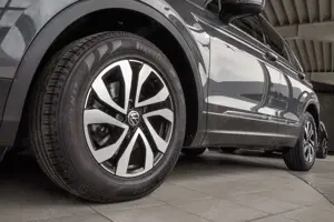 Volkswagen Tiguan Active 1.5 TSI DSG, Navi, Alu, Allwetter, L Bild 5