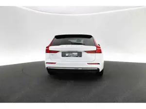 Volvo V60 T6 Core Recharge Plug-In Hybrid AWD LED Bild 4