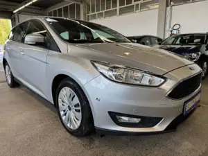 Ford Focus Turnier 1,5 TDCI-Navi-CarPlay-1 Hand-