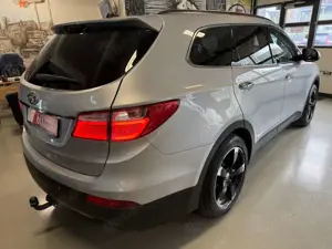 Hyundai Grand Santa Fe Bild 5