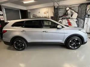 Hyundai Grand Santa Fe Bild 4