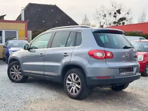 Volkswagen Tiguan 2.0 TSI,DSG, Klima, Sitzheiz.AHK,TÜV-NEU! Bild 4