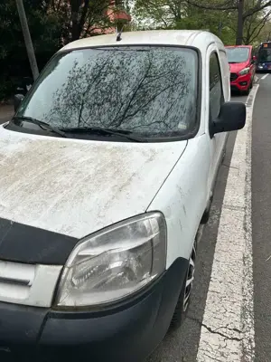 Citroen Berlingo LKW Geschlossen Kasten Bild 4