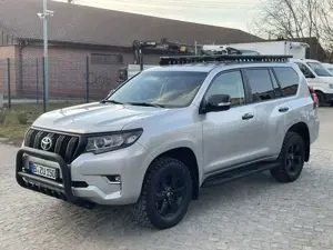 Toyota Land Cruiser 150 2.8D-4D Automatik Webasto*Leder