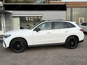 Mercedes-Benz GLC 220 d 4Matic*AMG-Line+Pano+AHK+Head-up+OLED*