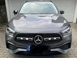 Mercedes-Benz GLA 200 GLA Diesel d 4Matic 8G-DCT Edition 1