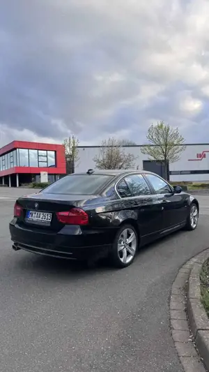 BMW 330 E90