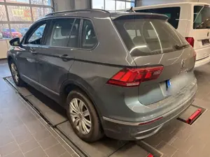 Volkswagen Tiguan Life2.0TDI DSG LED Navi AHK ACC Kamera Bild 3