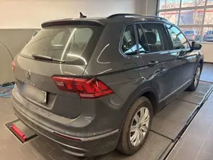 Volkswagen Tiguan Life2.0TDI DSG LED Navi AHK ACC Kamera Bild 4