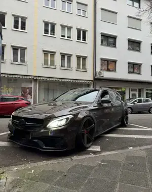 Mercedes-Benz C 63 AMG S T Speedshift 7G-MCT