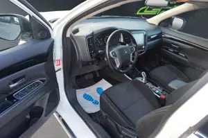 Mitsubishi Outlander Bild 4