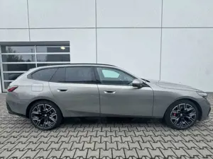 BMW 540 d xDrive Touring Sportpaket HUD AHK-klappbar AHK N Bild 3