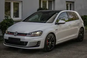 Volkswagen Golf GTI Performance BMT DSG AMBIENTE PANORAMA XENON NAVI