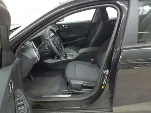 BMW 118 118d Aut. Advantage Navi SHZ LED Bild 3