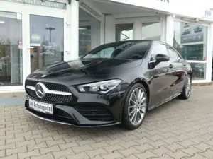Mercedes-Benz CLA 200 AMG Line LED Kamera Alcantara CarPlay