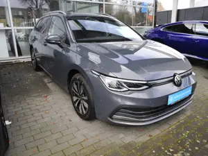 Volkswagen Golf VIII Variant 1.0 eTSI Move Navi ACC SHZ APP Bild 2