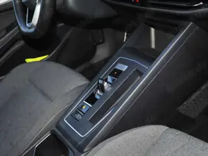 Volkswagen Golf VIII Variant 1.0 eTSI Move Navi ACC SHZ APP Bild 5