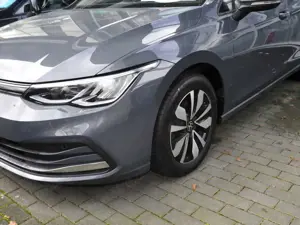 Volkswagen Golf VIII Variant 1.0 eTSI Move Navi ACC SHZ APP Bild 4