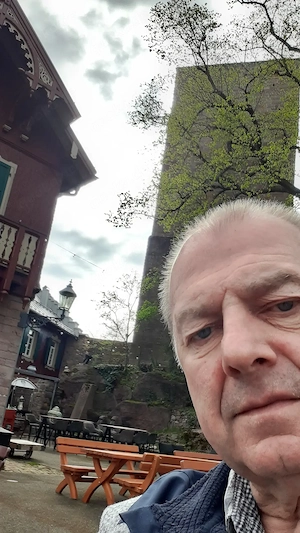  Daddy 65 schlank sucht frau  ab volljährig 