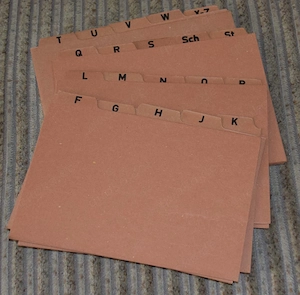 Kartonkarteikarten A-Z als Trennwand Kartontrenwand