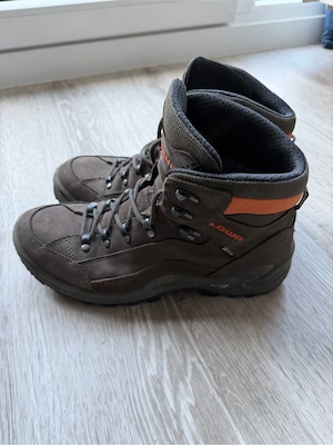 Schöne Damen Wander Schuhe.