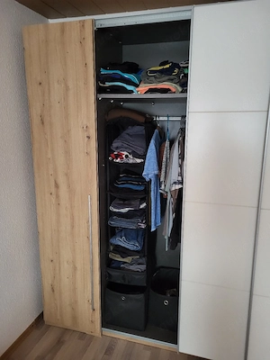 Schrank Schlafzimmer  Bild 2