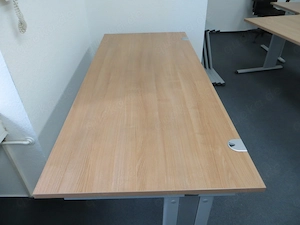 Schreibtisch, Platte Holzdecor, B 180 cm T 80 cm H 71 cm