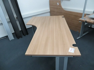 Eck Schreibtisch, Stellmaß von links nach rechts B 120   200 cm