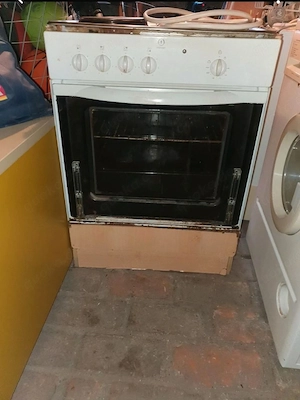 Einbauherd und Spülmaschine zu verschenken