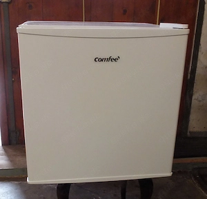 Comfee KB5047 Minikühlschrank 43 Liter mit Gefrierfach