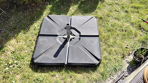 Schirmständer für Sonnenschirme zu verkaufen. 