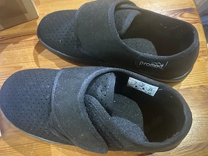 Damenhausschuhe Promed, Klett, Gr. 39 (fällt kleiner aus), schwarz 