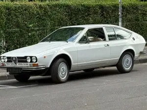 Alfa Romeo Alfetta GTV 2000 Lusso Coupé 1. Serie Chrommodell