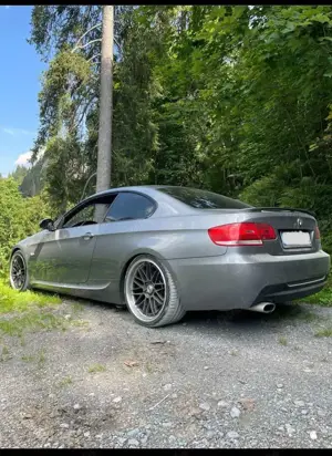 BMW 320 320i Coupe