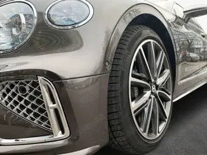 Bentley Flying Spur New Flying Spur V8 Hybrid Mulliner