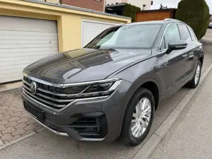 Volkswagen Touareg R-Line 4Motion 1.Hand