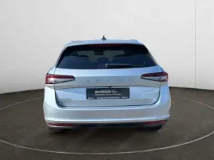 Skoda Superb Combi 2.0 TDI DSG Selection AHK,Matrix,LM Bild 4