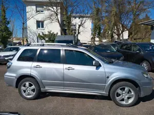 Mitsubishi Outlander Bild 4