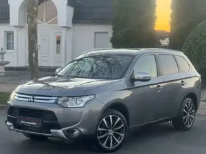 Mitsubishi Outlander Diamant Edition 4WD*TÜV NEU*