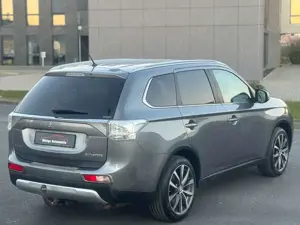 Mitsubishi Outlander Diamant Edition 4WD*TÜV NEU* Bild 5